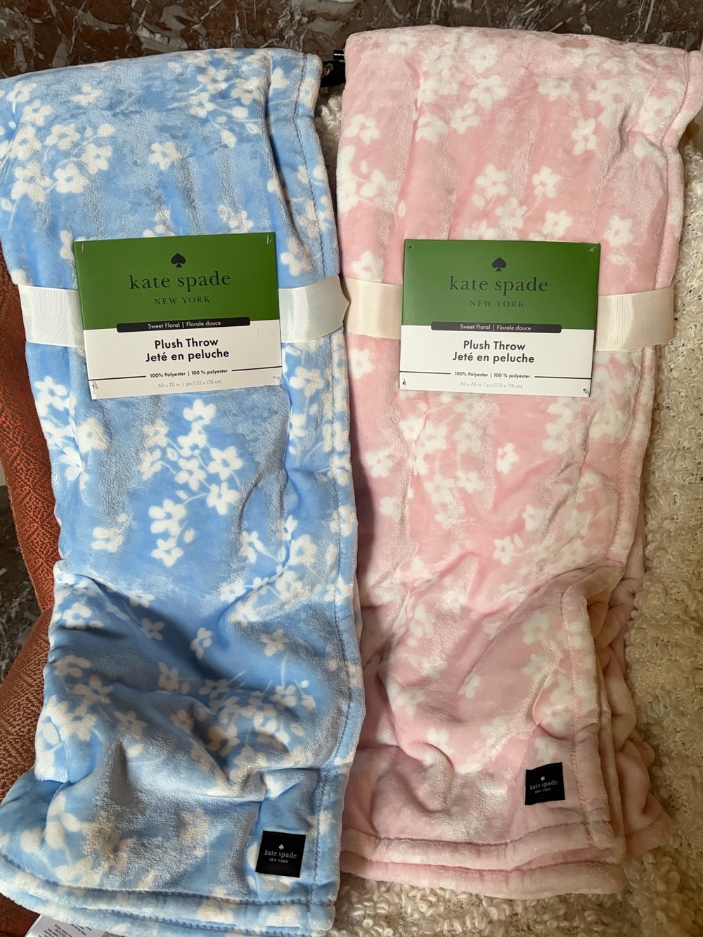 NWT kate spade plush throw in Sweet Floral choose blue or pink - Picture 6 of 7